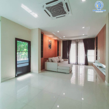 *****บ้านเดี่ยวมือสอง ย่านนนทบุรี ม.เพอร์เฟคมาสเตอร์พีซ รัตนาธิเบศร์ หลังมุม ใหญ่กว่า 150.9 ตร.ว. ฟังก์ชัน 6 ห้องนอน 6 ห้องน้ำ จอดรถได้ 4 คัน พร้อมบรรยากาศโครงการสุด Luxury บนทำเลเชื่อมต่อทุกการเดินทาง เพียง 400 เมตรถึง MRT ไทรม้า ใกล้จุดขึ้นทางด่วนงามวงศ์วาน